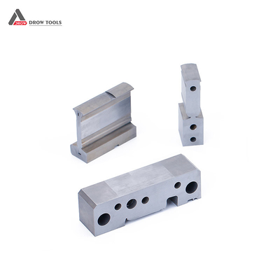 Fermeture des matrices broche de perforation et buse composants de moule de perforation polie personnalisés composants de moule de précision