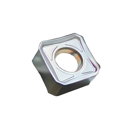 PVD et CVD revêtements inserts de fraisage au carbure pour améliorer les performances sur l'acier trempé et le fer ductile