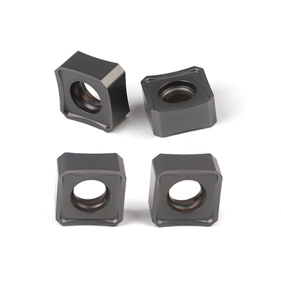 PVD et CVD revêtements inserts de fraisage au carbure pour améliorer les performances sur l'acier trempé et le fer ductile